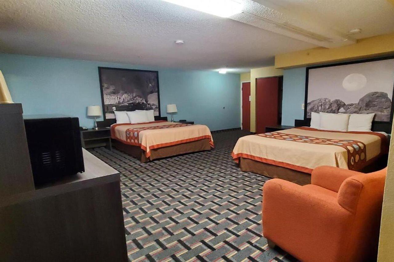Super 8 By Wyndham Henderson North East Denver Экстерьер фото