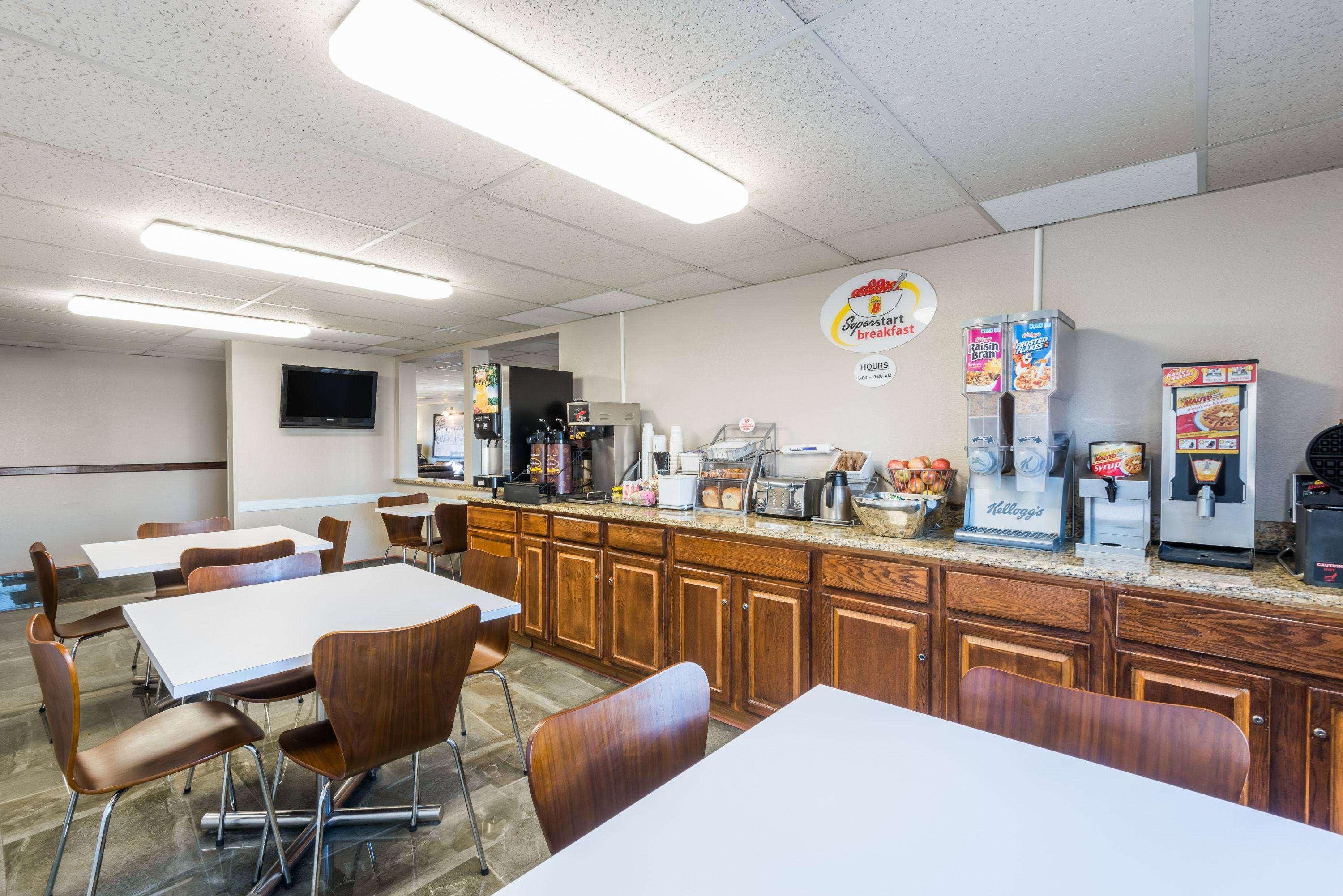 Super 8 By Wyndham Henderson North East Denver Экстерьер фото