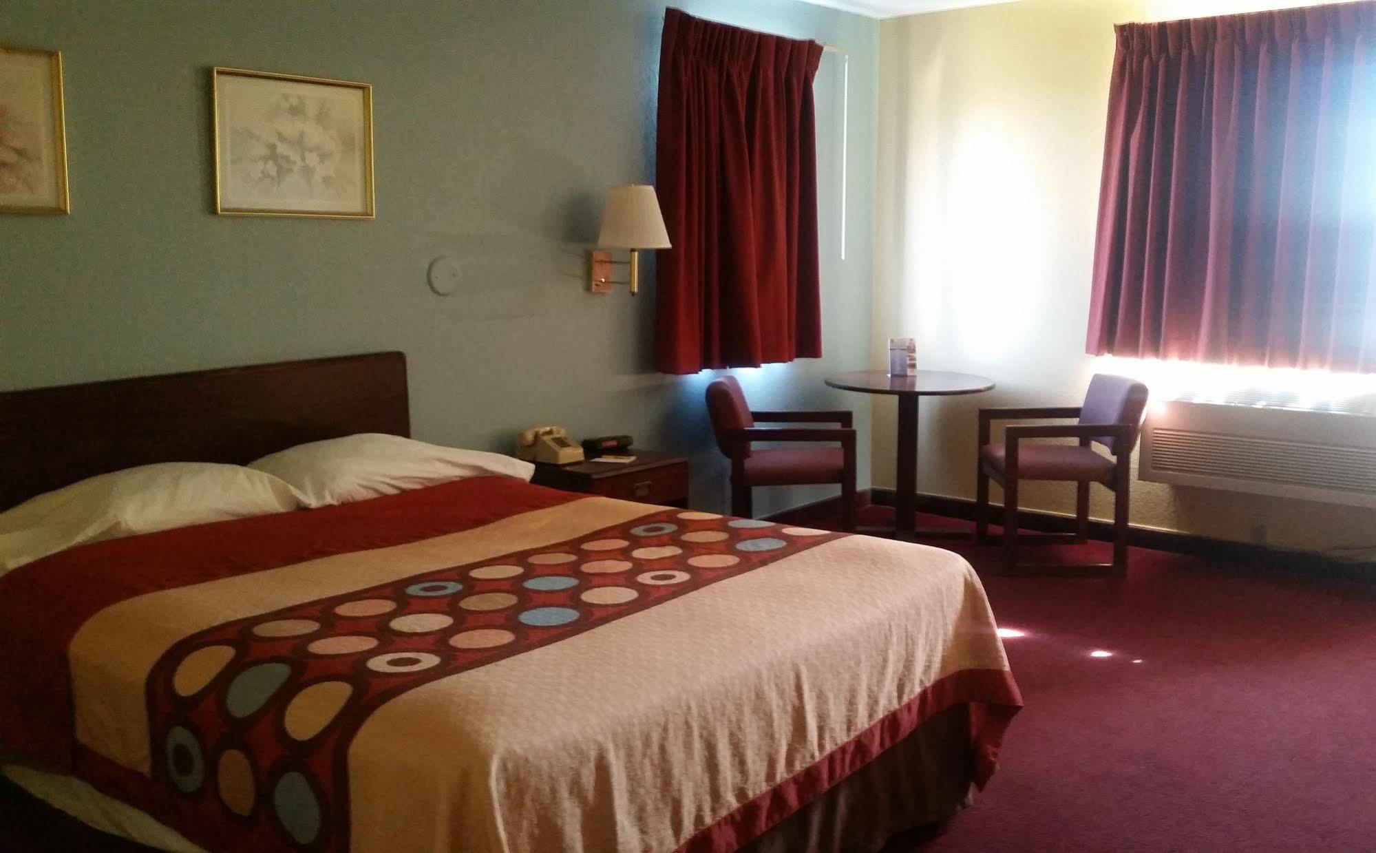 Super 8 By Wyndham Henderson North East Denver Экстерьер фото