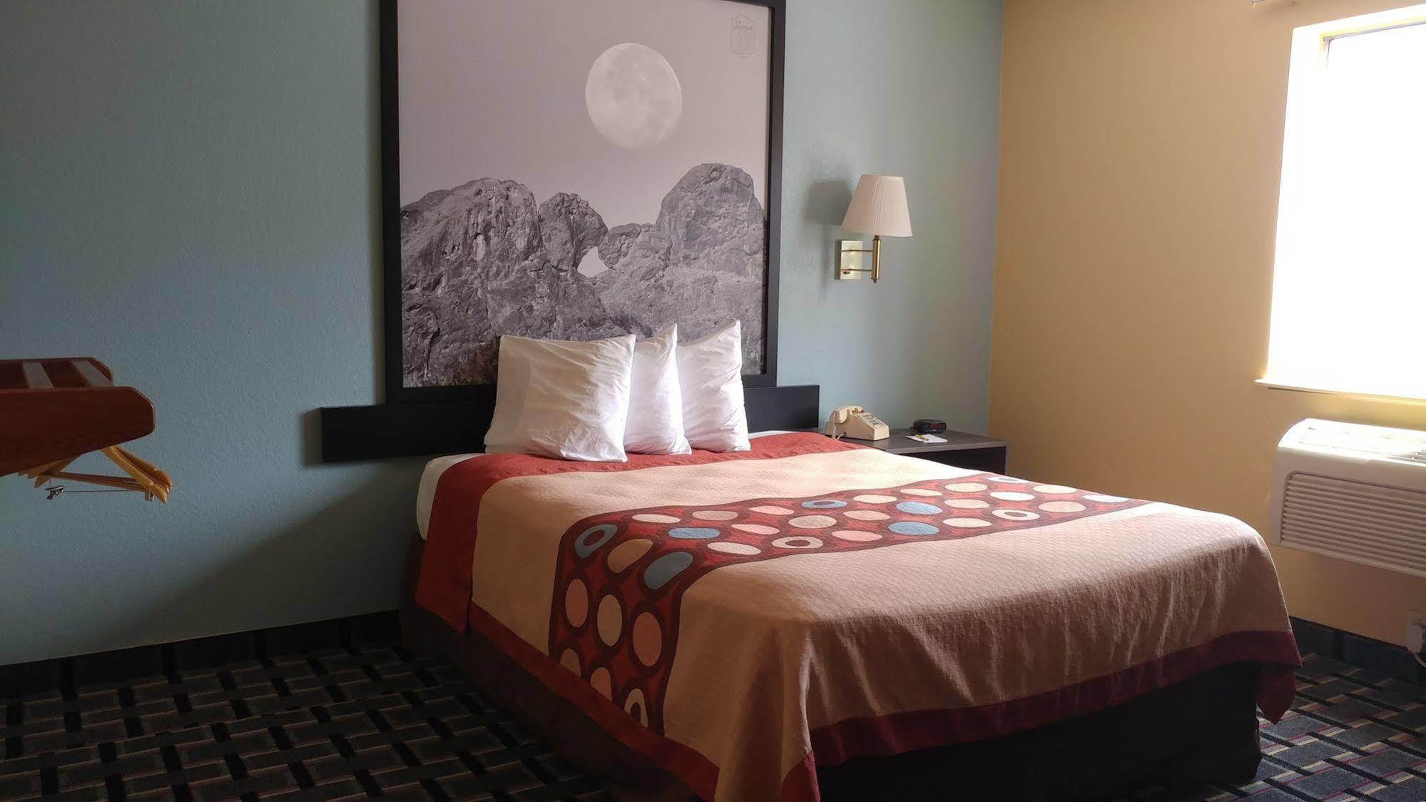 Super 8 By Wyndham Henderson North East Denver Экстерьер фото